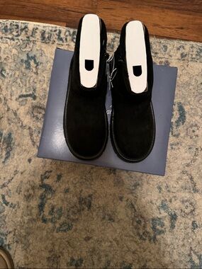 Universal Thread Black Suede Ankle Booties